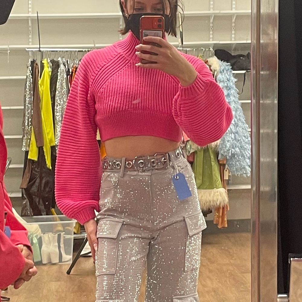 Akira Cropped Pink Sweater
